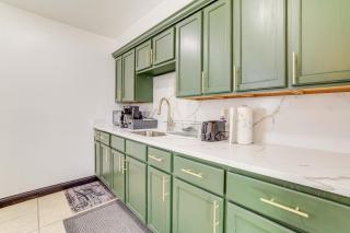 3 Mi to Hard Rock Casino Charming Home in Gary! - 2