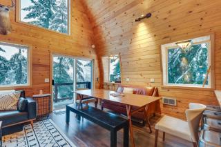 Hot Tub and Sauna Mountain Living at Hyak Cabin! - Snoqualmie Pass - 4
