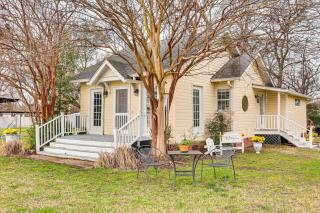 Walk to Lake Chicot Cottage with Yard and Views! - Lake Village - 0