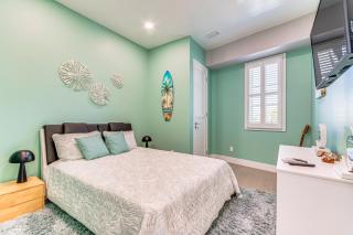 Golf Cart and Elevator Retreat 1 Block to Beach - 3