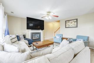 8 Mi to Dtwn Raleigh Family Home with Yard - Raleigh - 0