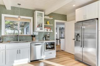 3-Acre Oceanfront Home Game Room and Fire Pit! - 4