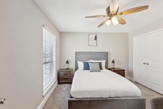 The Mirage 248 I Comfy 1 Bed 1 Bath - Arlington - 0