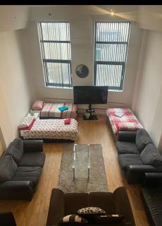 City Centre - New York Style 2 Bedroom Apartment with 6 proper Beds Most Central Location close to Nottingham Trent University - Two Bathrooms and Full Kitchen in Thurland Street in the heart of the City - Nottingham - 3