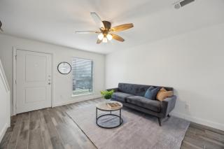 The Mirage 253 I Spacious 2 Bed 15 Bath - Arlington - 2