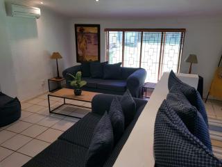 Sea La Vie- beach cottage - Port Edward - 4
