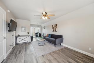 The Mirage 275 I Comfy 2 Bed 15 Bath - Arlington - 9