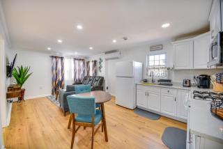 Less Than 1 Mi to Beaches Central Norfolk Apartment! - 3