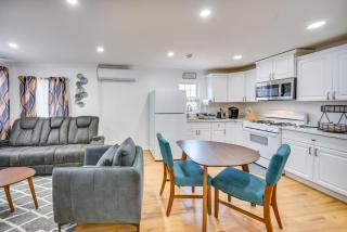 Less Than 1 Mi to Beaches Central Norfolk Apartment! - 2