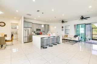 Day Trip to Fort Myers Beach Pet-Friendly Home! - Lehigh Acres - 3