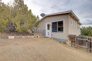 Dog-Friendly Home with Fenced Yard in Los Cerrillos - Cerrillos - 8