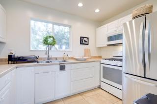 Dog-Friendly Home with Fenced Yard in Los Cerrillos - Cerrillos - 4