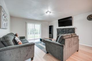 4 Mi to San Joaquin River Remodeled Home with Patio - Stockton - 3