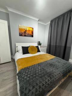 Stylish 2-Bed Garden Flat, 5 Mins to Brixton - Londra - 0