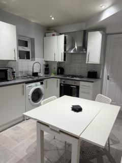 Stylish 2-Bed Garden Flat, 5 Mins to Brixton - London - 8