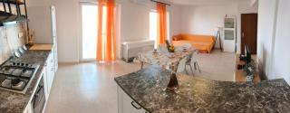 Apartman None - Stomorska - 2