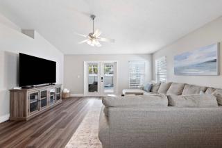 Saltwater Pool and Spa at Home in Bradenton - 6