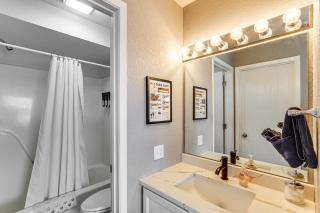 Community Perks Scenic Osage Beach Condo! - 1