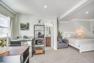 11 Mi to Virginia Beach Boardwalk Studio Retreat! - 2