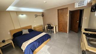 A07 EXECUTIVE SUITE at IZCALLI - TEPOTZOTLAN Families, Tourists & Travelers Choice Students Companies Executives WELCOME!!! 5min Izcalli-15min Esmeralda-20min Sátelite-25min AIFA - Cuautitlán Izcalli - 7