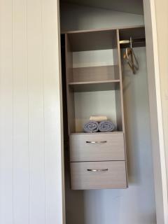 Bright Room with a Deck in Milford - Auckland - 4