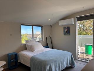 Bright Room with a Deck in Milford - Auckland - 8