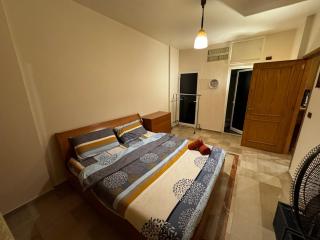 Charming 1-BR Apt in Heart of Hamra-Cozy and Stylish - 4