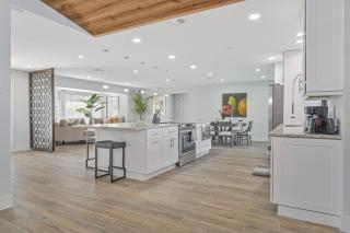 Waterfront Views, Large Private Pool & King Bed - Cape Coral - 7