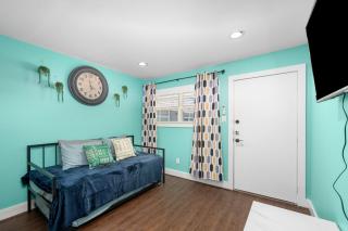 Bright and Cozy Med Center Apartment - Houston - 2