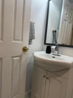 Joshy's guest suite - Hamilton - 6