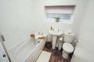 Cosy 1BR Apt, Self Check In, Parking, By DerBnB - 6