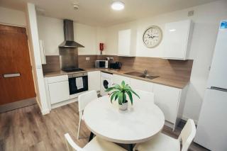 2BR City Centre Apt, Self Check In, Wifi, By DerBnB - Sheffield - 4
