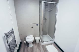 1BR City Centre Apt, Self Check In, Wifi, By DerBnB - Sheffield - 3