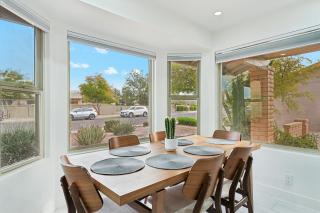 Stunning Remodeled 2br Retreat In Northscottsdale - Scottsdale - 9
