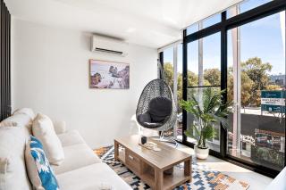Modern 2-Bedroom Retreat Minutes from St Kilda - 0