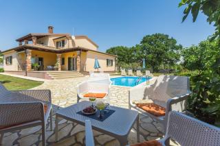 Villa Mit Pool, Großem Garten, Hunde Willkommen - Kirmenjak - 3