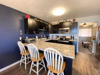 Gorgeous Updated Lake View Condo 942 3 - Garden City - 6