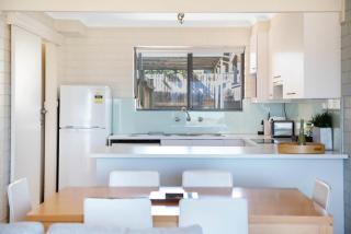 South Seas 1 Beachfront Villa Walk everywhere - 2