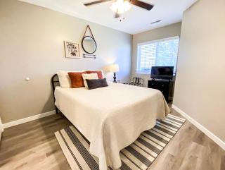 Inn Building Condo 212, gorgeous updated condo - Garden City - 8