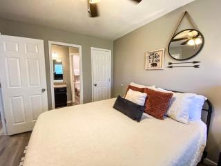 Inn Building Condo 212, gorgeous updated condo - Garden City - 6