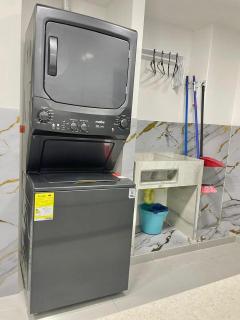 Luxury apt Wifi Jacuzzi Balcony Near the Beach and Old City - 1