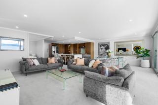 Absolute Lakefront - Views, Spa, Pool and Gym - Taupo - 7