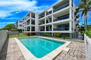 Alex Heads Beachfront Bliss - Alexandra Headland - 1