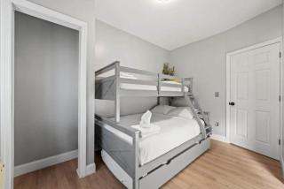 Spacious Luxe Stay Sleeps 18 20 Min to NYC - Bayonne - 6