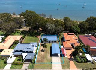 On The Bank - Burrum Heads - 0