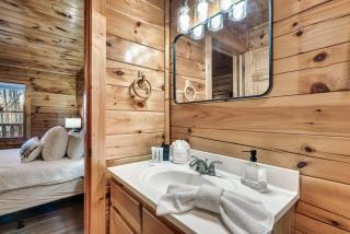 Hilltop Hideaway - Sevierville - 4