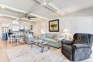 High End Coastal Feel Condo - 7