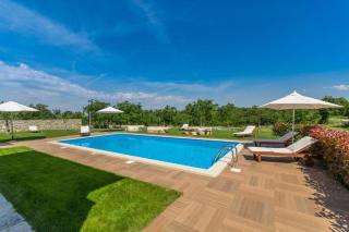 Gemütliche Wohnung Daniela Mit Pool Und Jacuzzi - Veleniki - 0