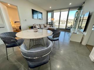 Olympic Park Delight - 2 Bdrm -Parking - Views - Sydney - 7