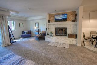 Taste of Burgundy condo - 3